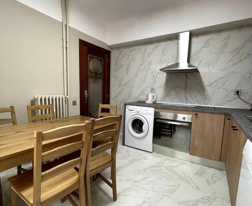 Piso Reformado En El Centro De Logrono Apartment Exterior photo